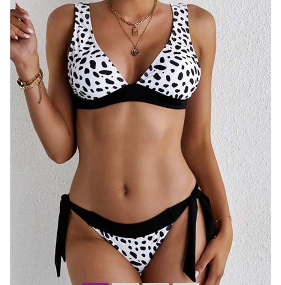 SEXY!! 2 PIECE BIKINI.